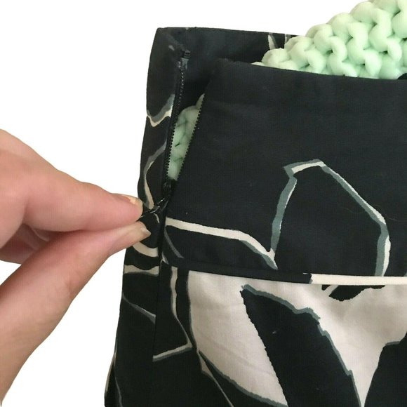 The Limited A-Line floral pleated skirt Size S Small Cocktail Flair Black White - Picture 7 of 12